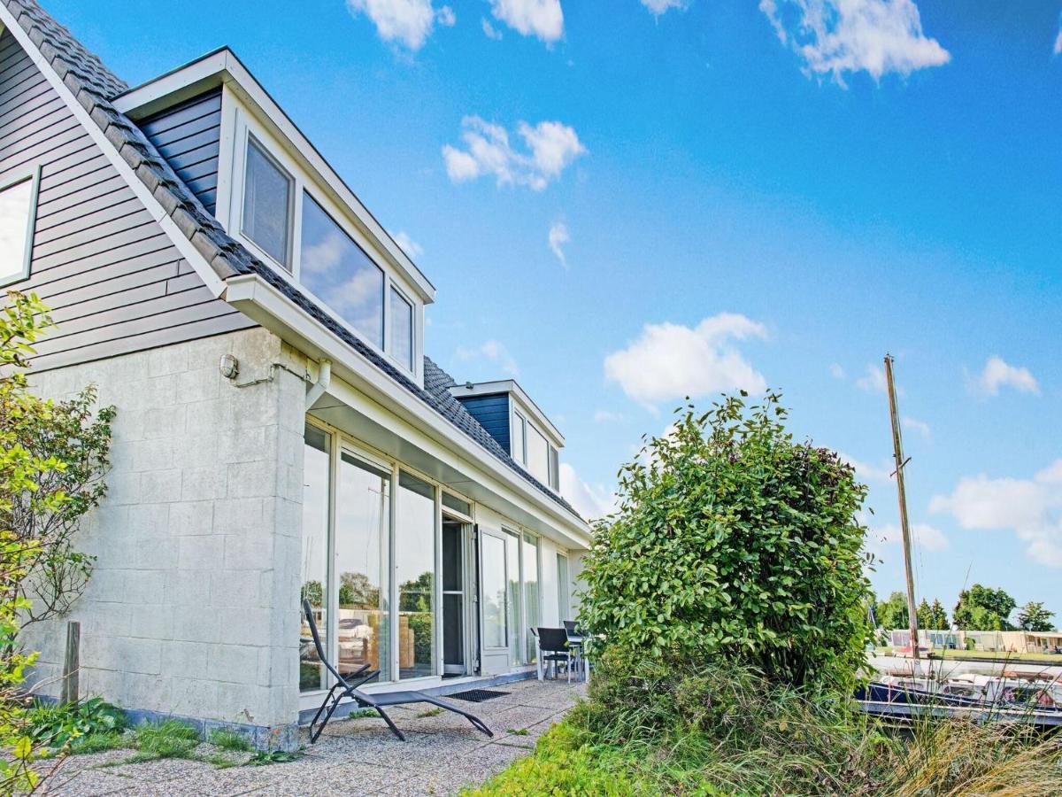 Waterfront Holiday Home With Jetty Boornzwaag over de Wielen Экстерьер фото